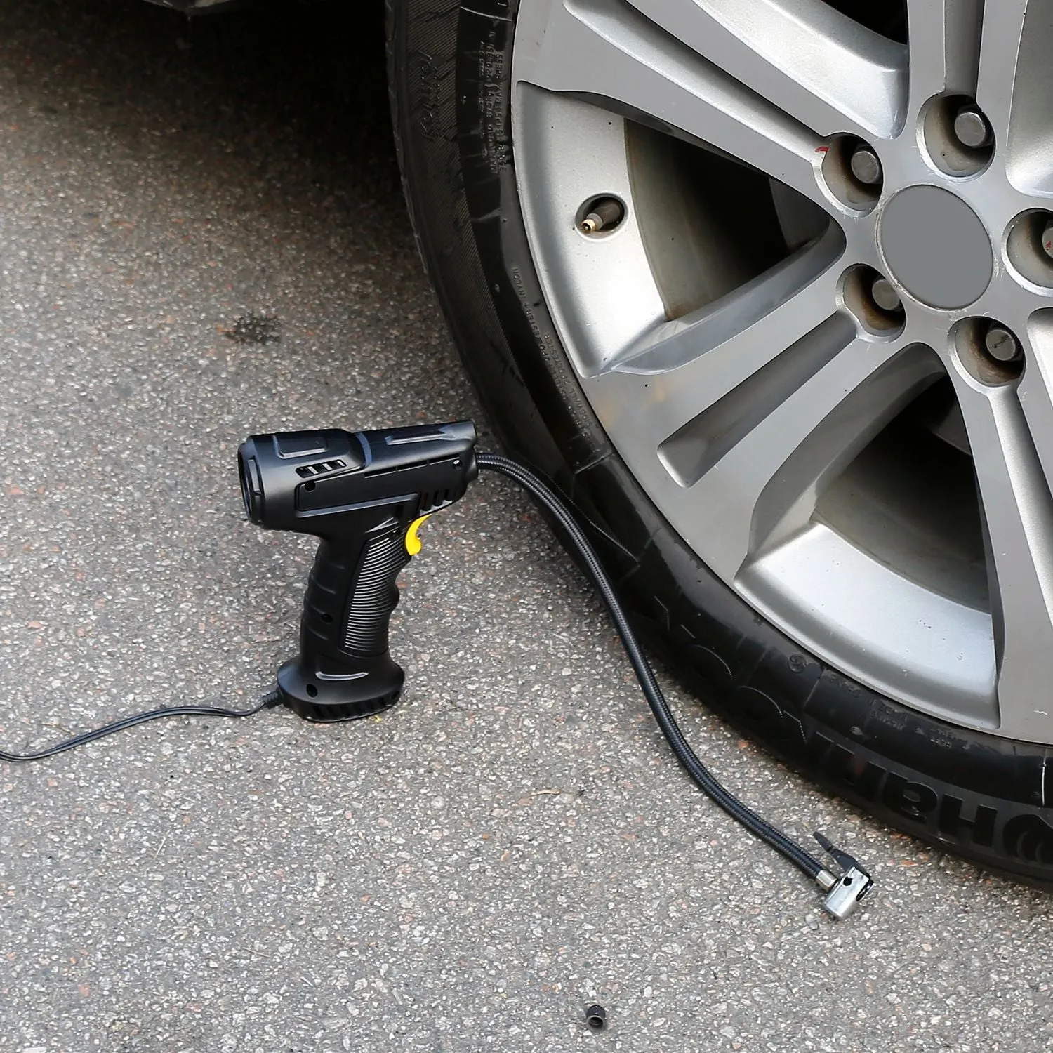 12V Digital Car Tire Inflator with LED Light 150 PSI