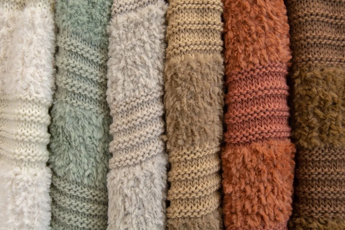 Plush Knit Throw - Rust